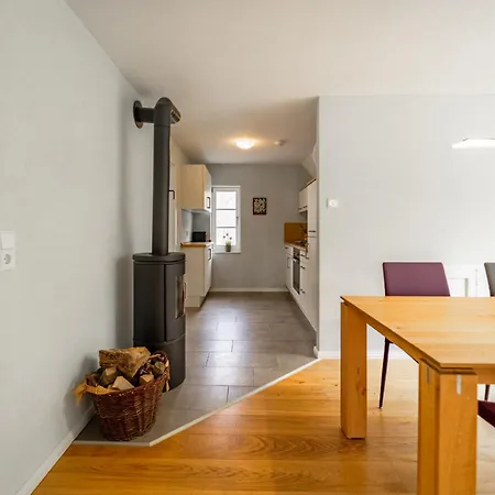 アパート Forsthaus 2 4 Pers Kamin & Balkon *